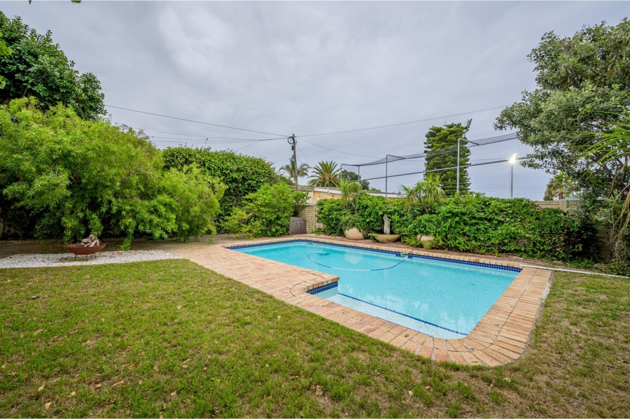 4 Bedroom Property for Sale in Summerstrand Eastern Cape